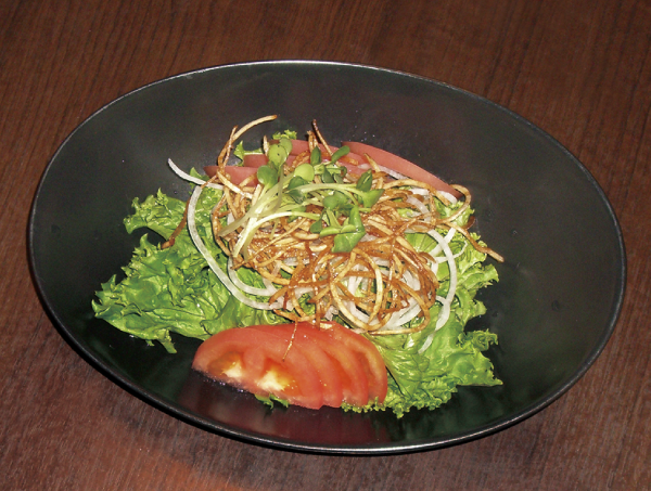 生ハムとアボカドのサラダ